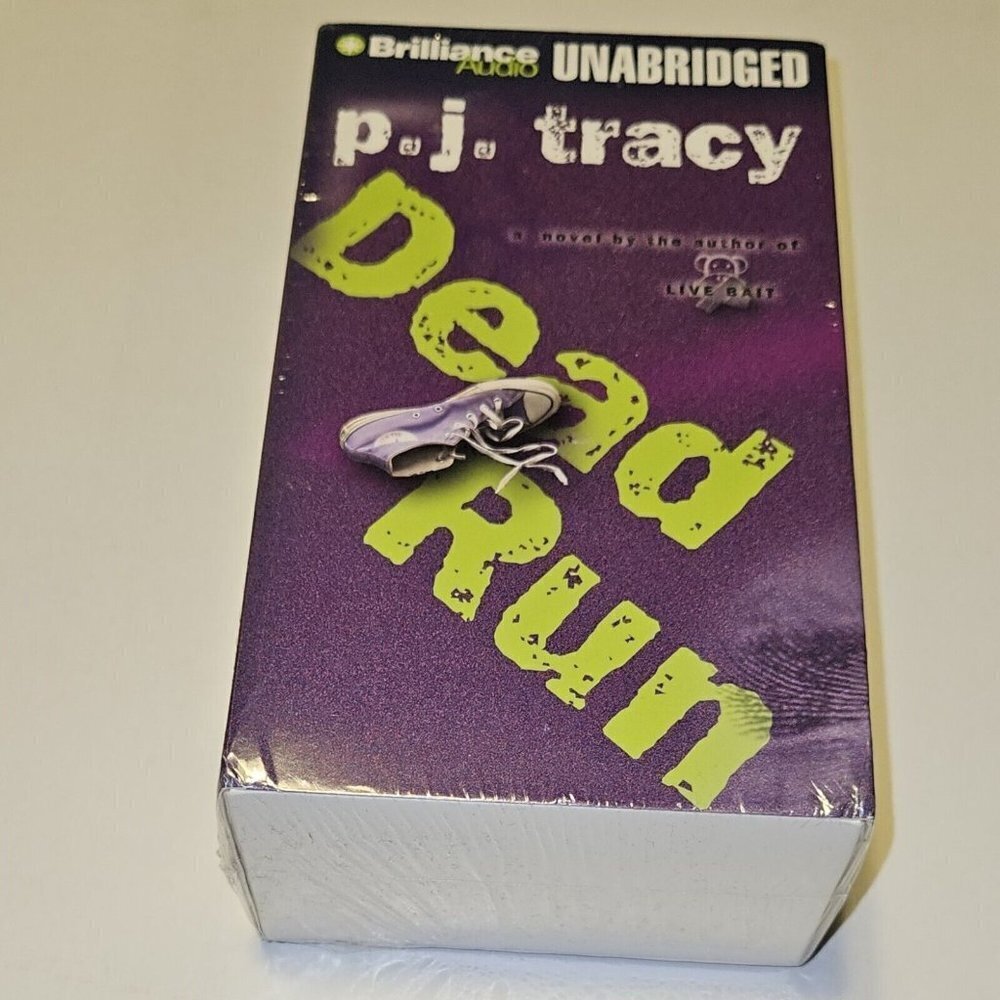 NEW Dead Run P.J. Tracy 2005 Unabridged 7 Audio Cassettes Audiobook Monkeewrench